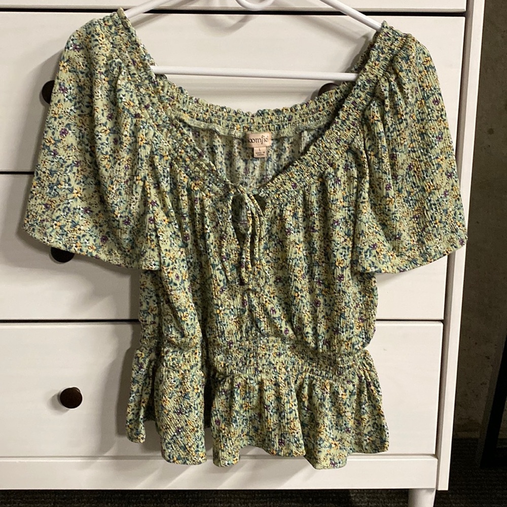 Bloomfield Size L Mixed Color Posies Top